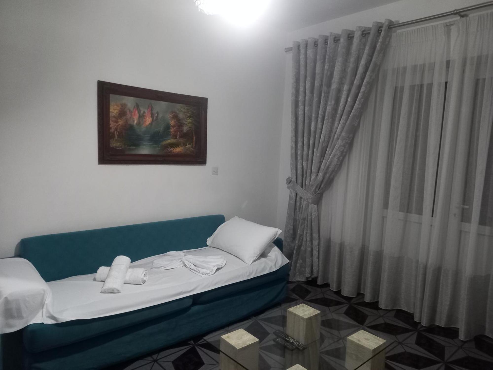 Goni Guest House Sarande Exterior photo
